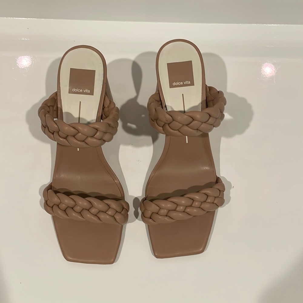 Dolce vita paily sandals in Cafe